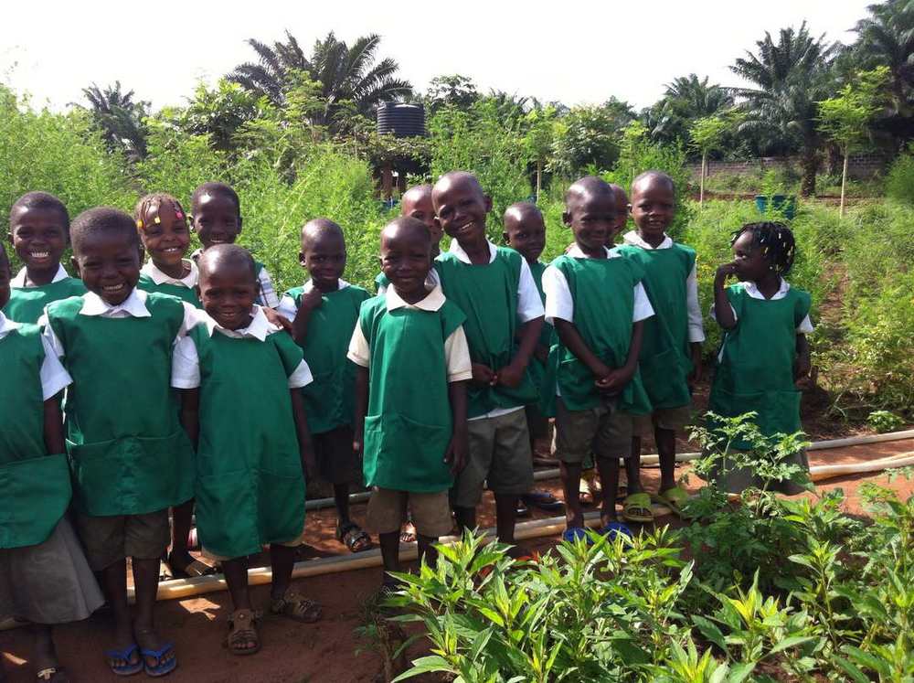 Les enfants a la ferme