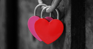 Vignette Facebook coeurs cadenas rouge